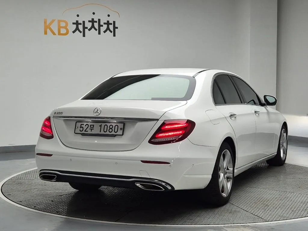 Mercedes-Benz E-Class 2018 photo 3