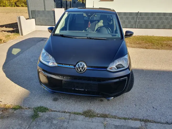 Volkswagen E-Up! 2021 photo 2