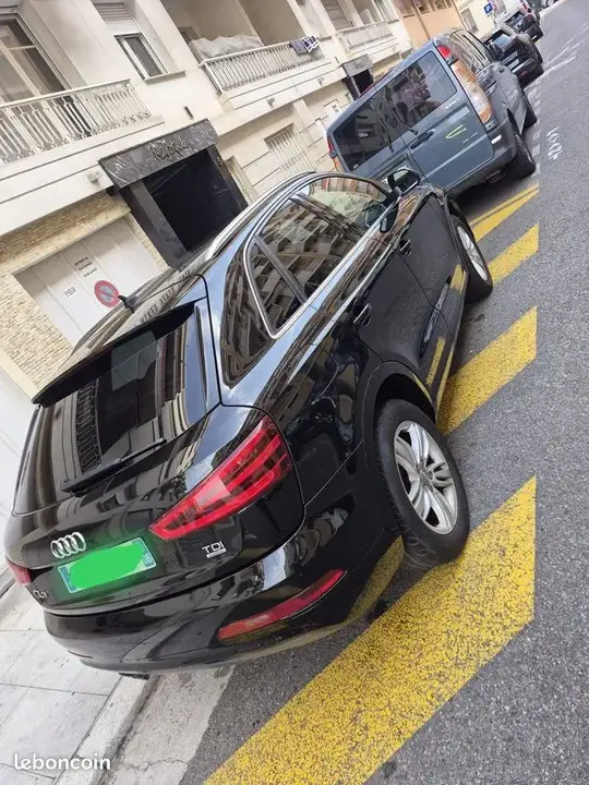Audi Q3 2012 photo 2