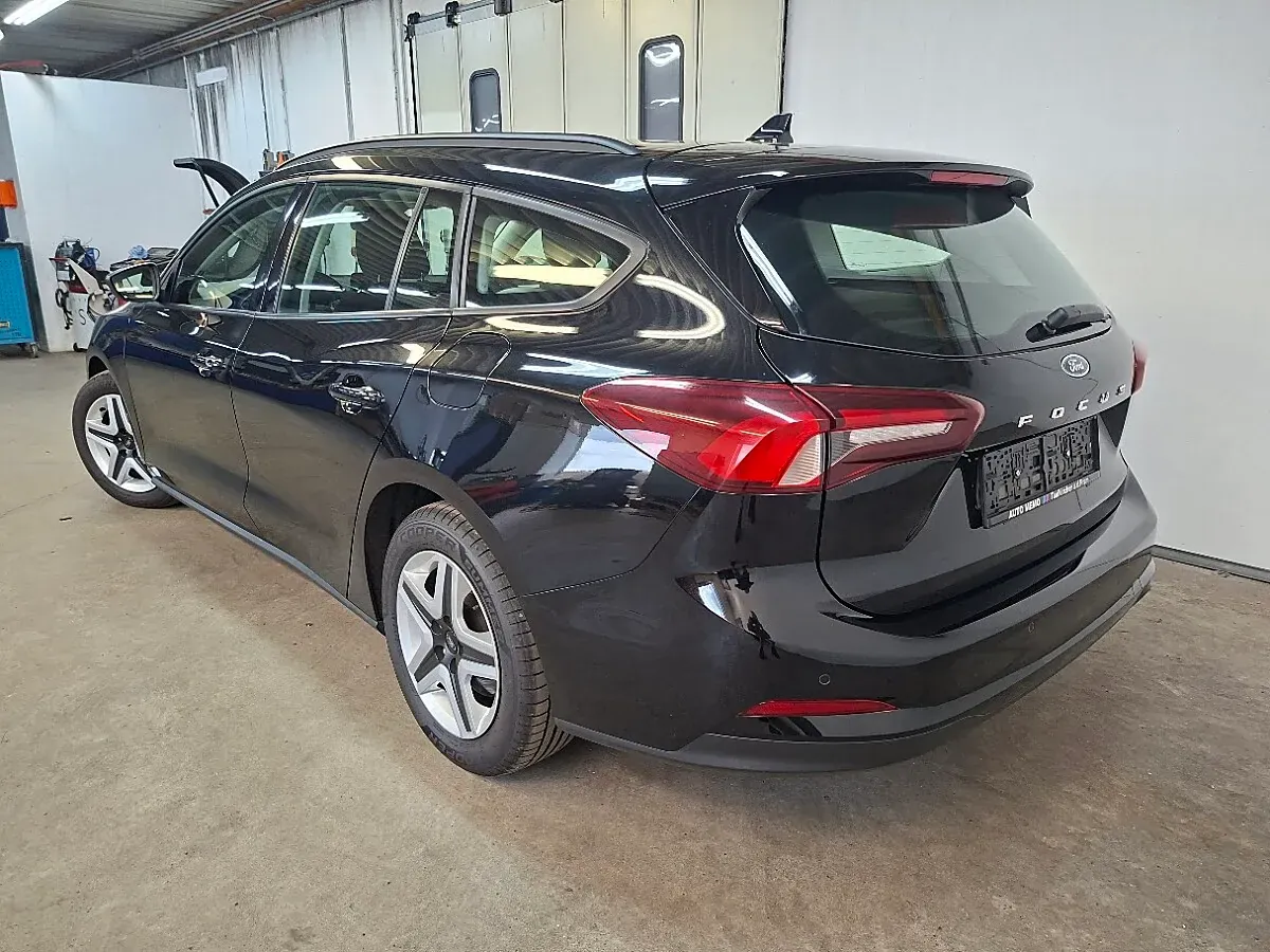 Ford Focus 2022 photo 3