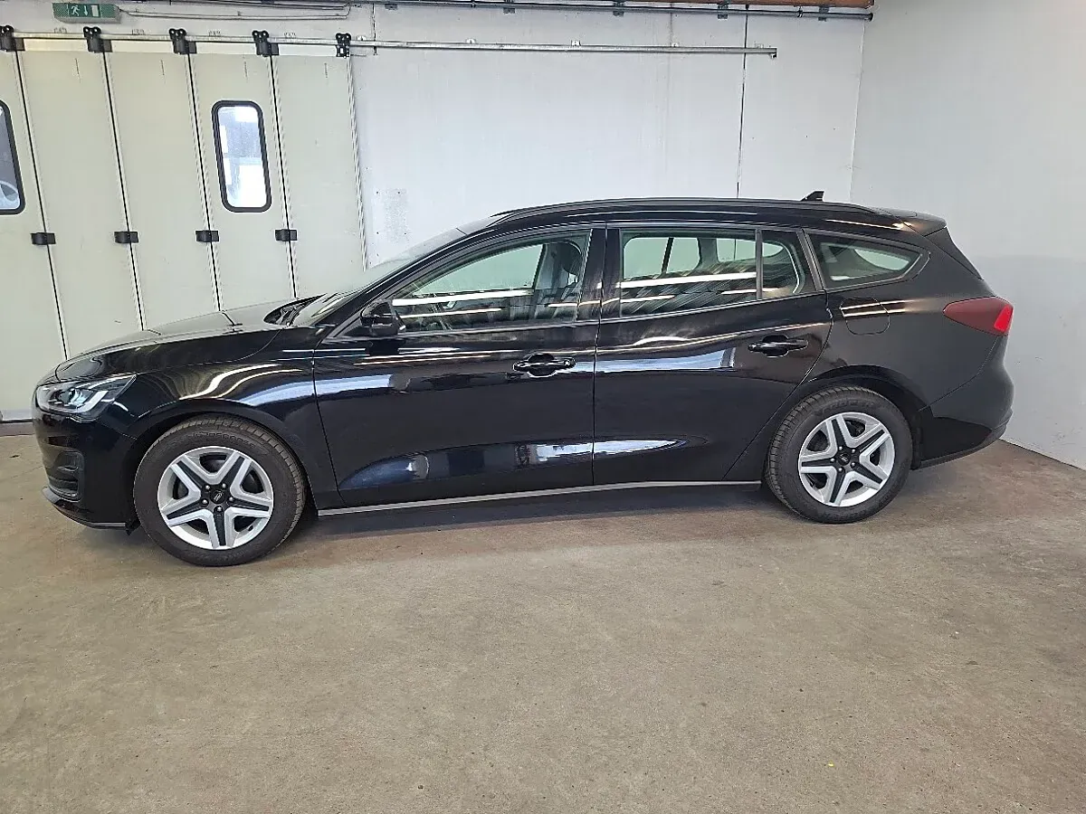 Ford Focus 2022 photo 2