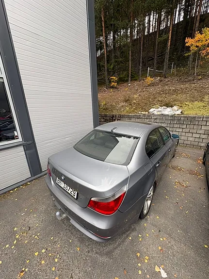 BMW 530D 2004 photo 2