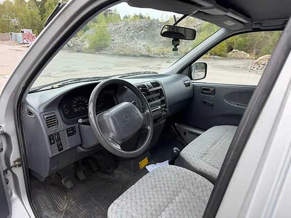 Toyota Hiace 2001 photo 5
