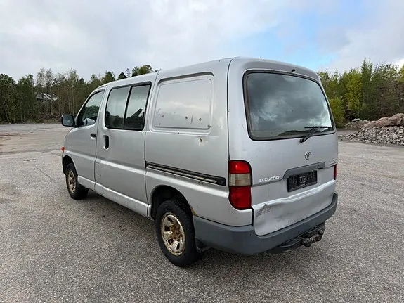 Toyota Hiace 2001 photo 3