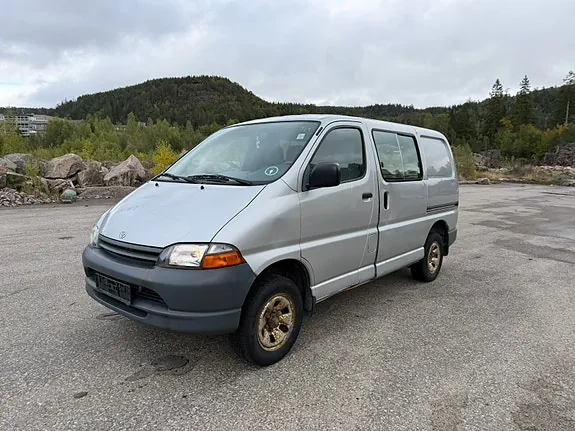 Toyota Hiace 2001 photo 2