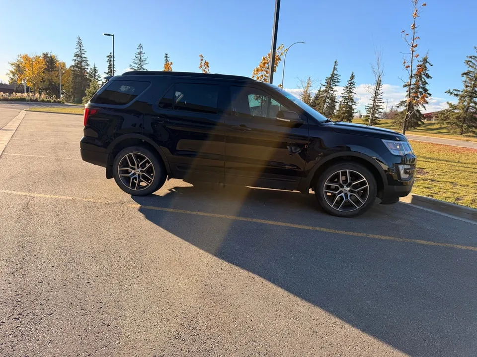 Ford Explorer 2017 photo 2