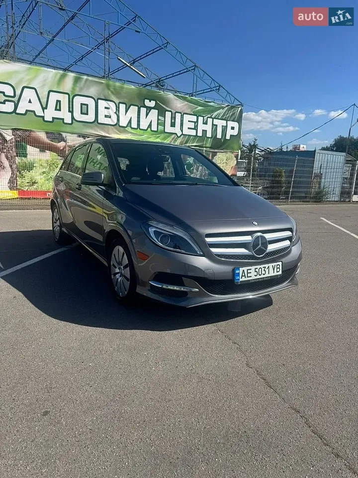 Mercedes-Benz B-Class 2015 photo 3