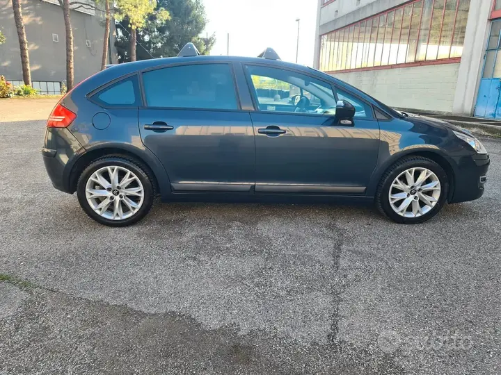 Citroen C4 2010 photo 5