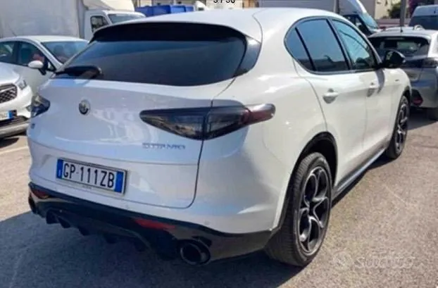 Alfa Romeo Stelvio 2023 photo 2
