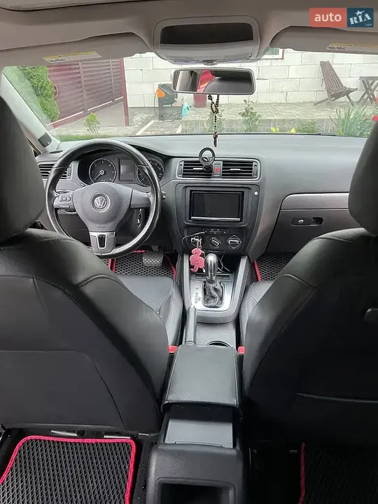 Volkswagen Jetta 2013 photo 3