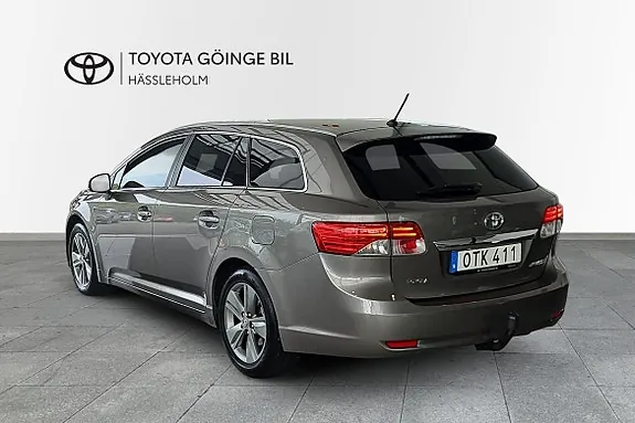 Toyota Avensis 2014 photo 2