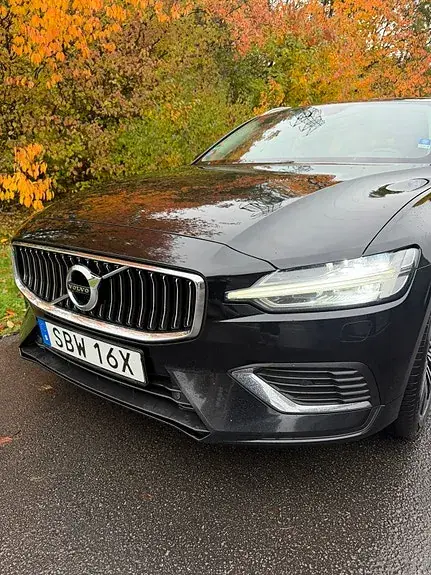 Volvo V60 2021 photo 2