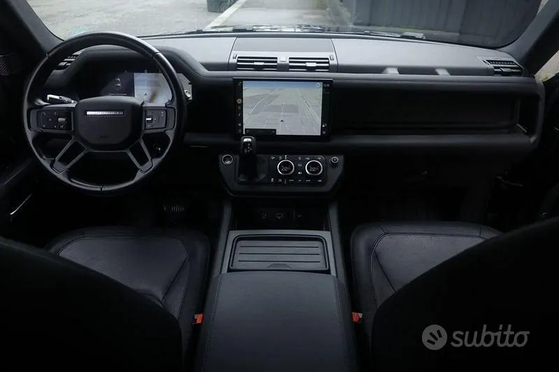 Land Rover Defender 2021 photo 2
