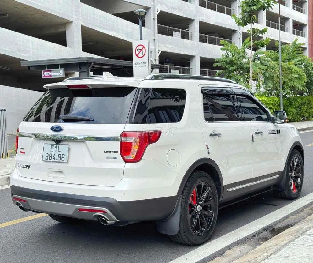 Ford Explorer 2017 photo 4
