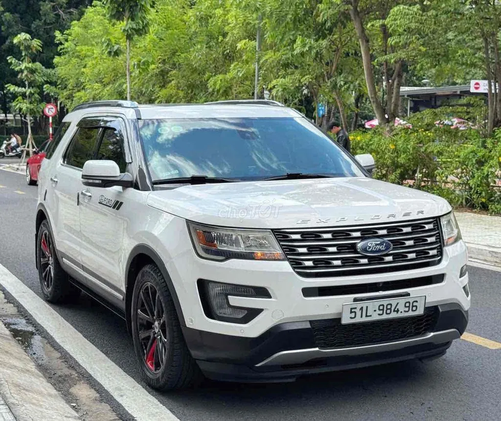 Ford Explorer 2017 photo 2