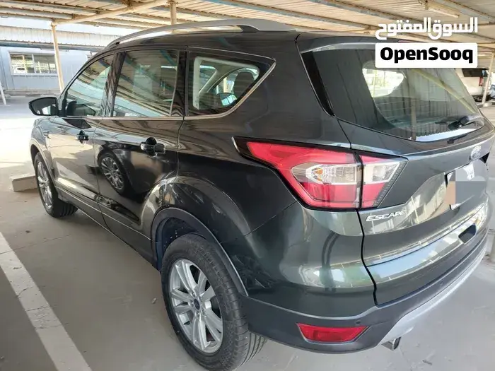 Ford Escape 2018 photo 2