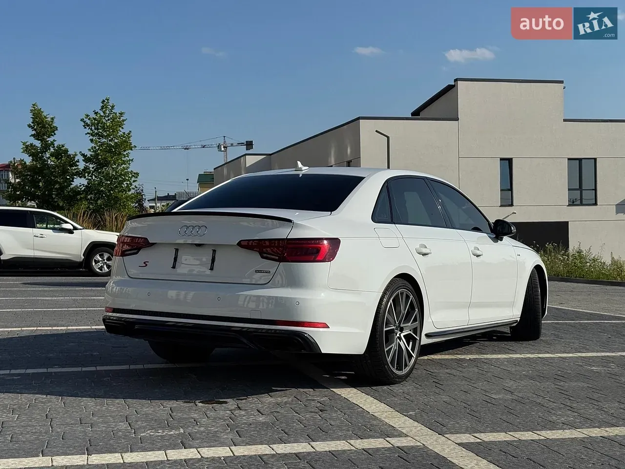 Audi A4 2019 photo 3