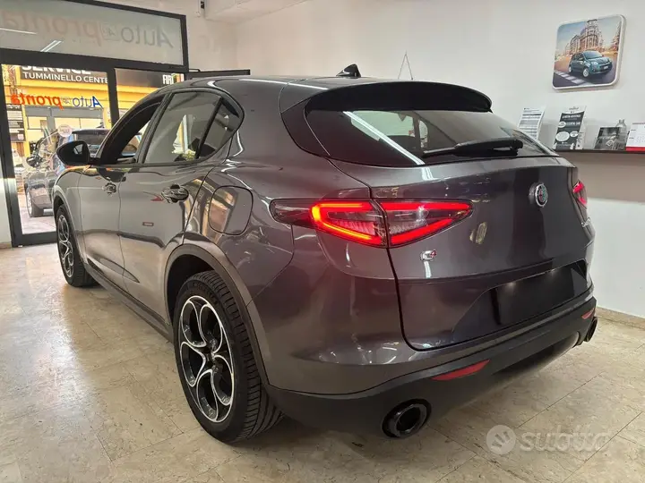Alfa Romeo Stelvio 2024 photo 5