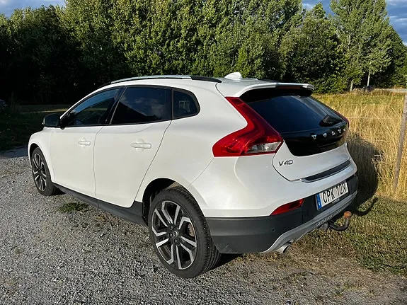 Volvo V40 Cross Country 2019 photo 2