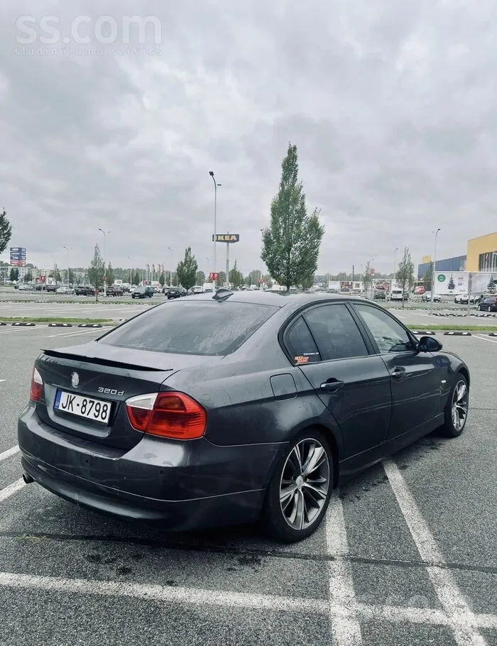 BMW 320D 2006 photo 2