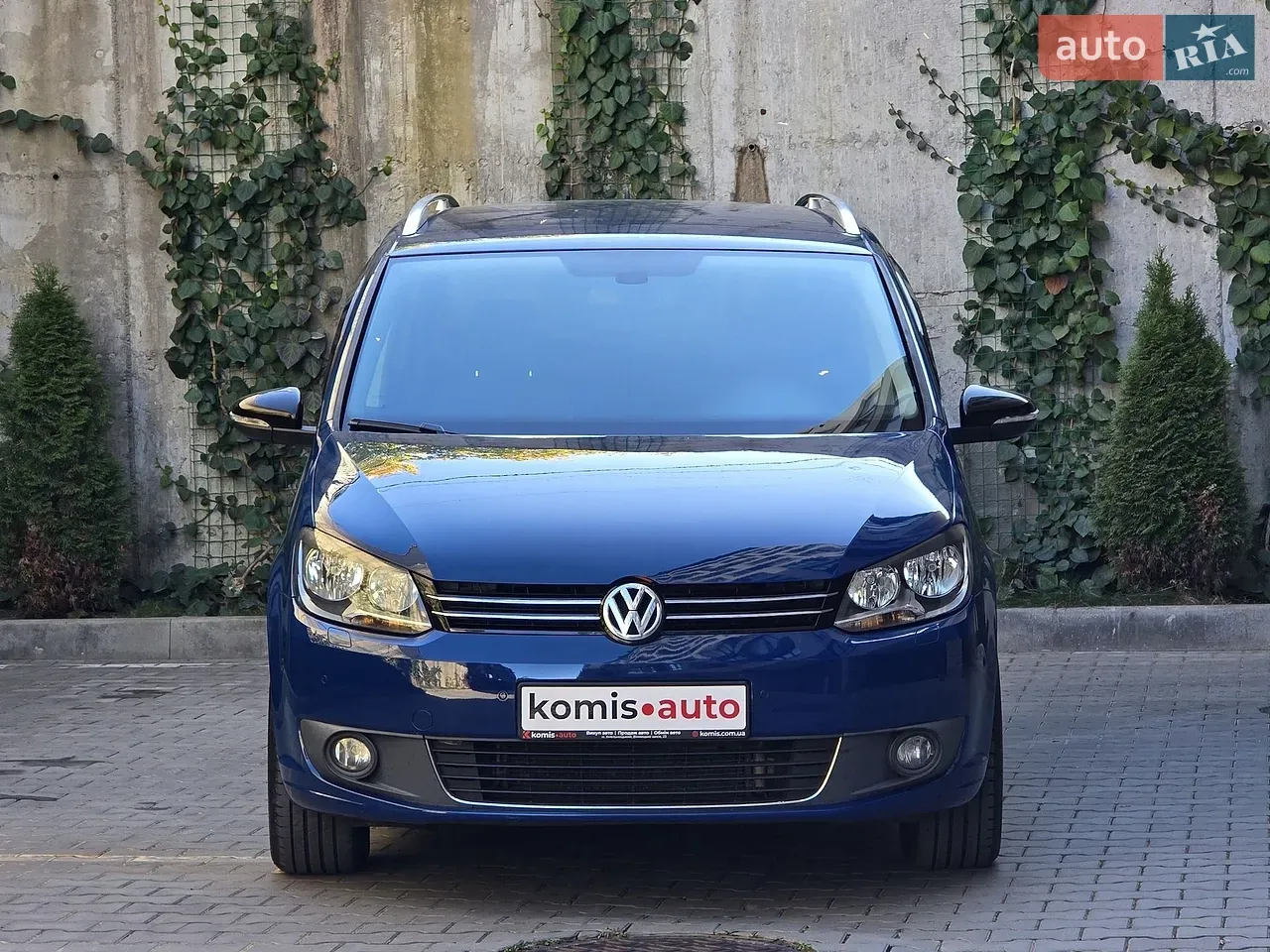 Volkswagen Touran 2012 photo 3