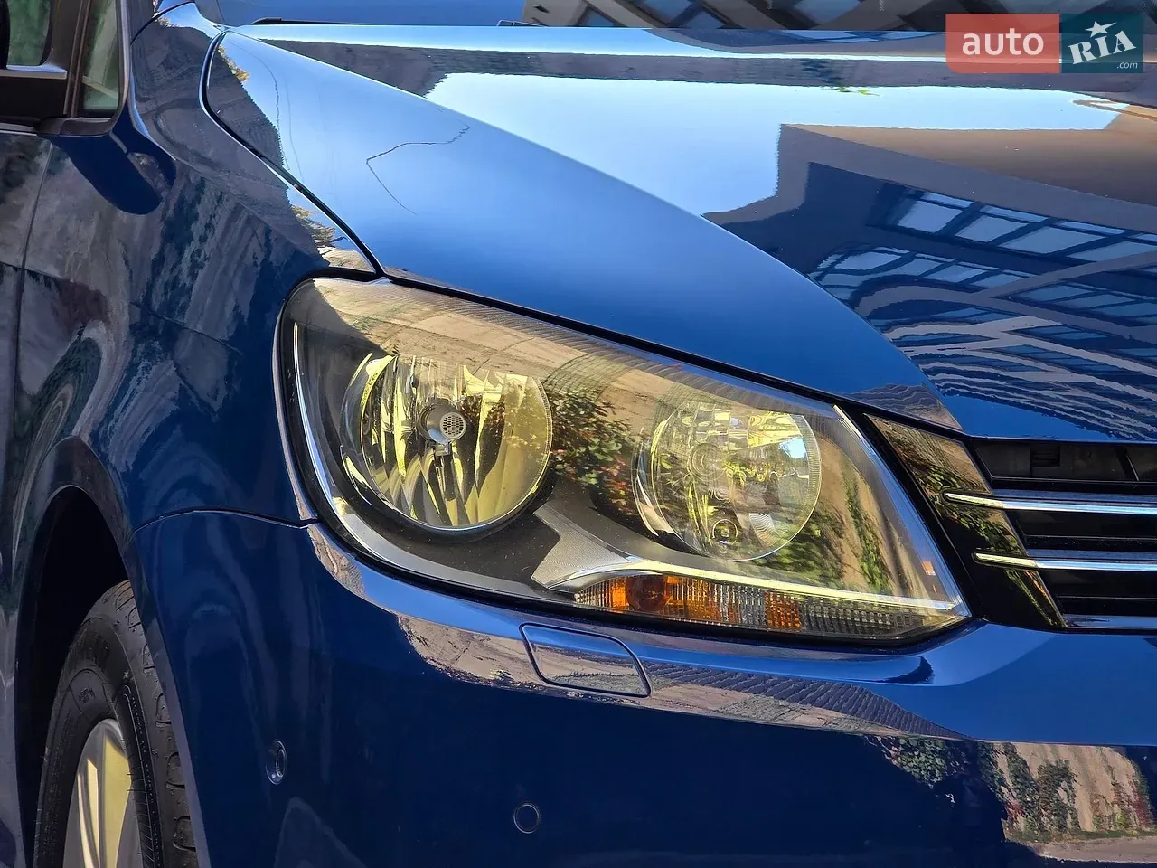 Volkswagen Touran 2012 photo 4
