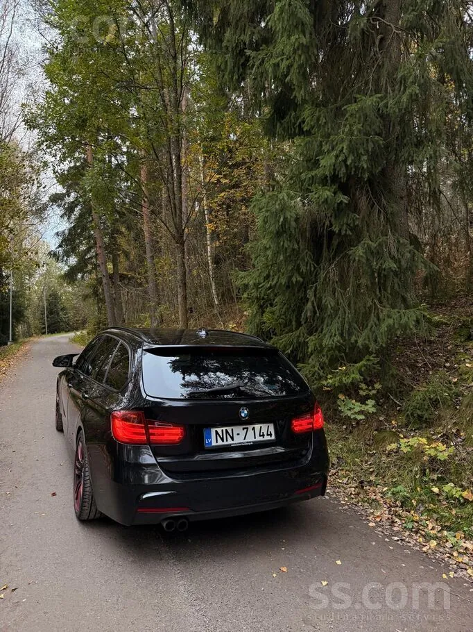 BMW 330 2013 photo 2