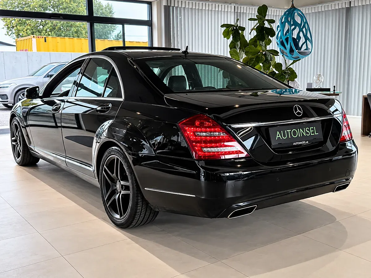 Mercedes-Benz S-Class 2011 photo 2