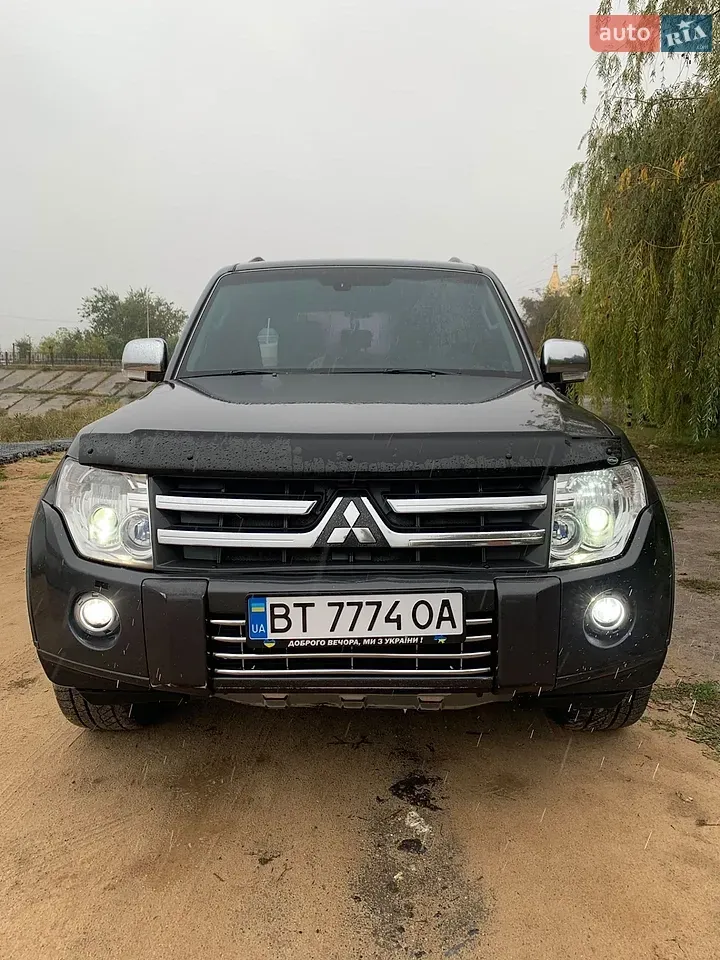 Mitsubishi Pajero Wagon 2011 photo 4