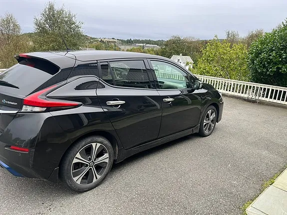 Nissan Leaf 2019 photo 2
