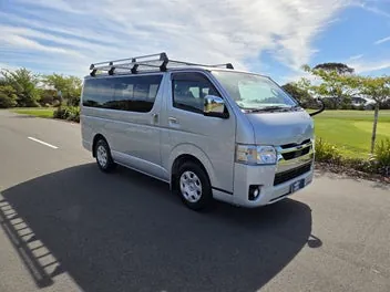 Toyota Hiace 2021 photo 2
