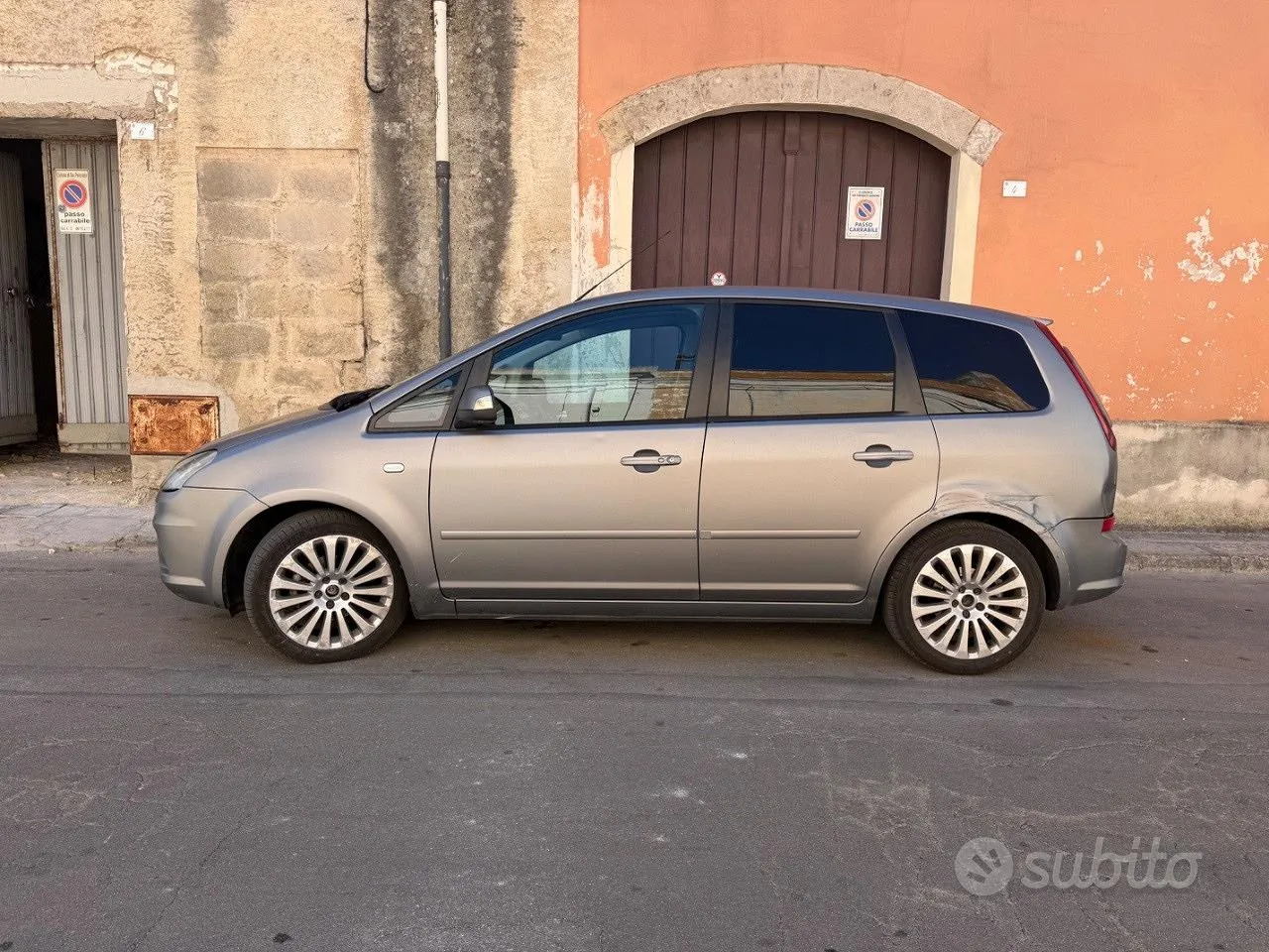 Ford C-Max 2010 photo 4