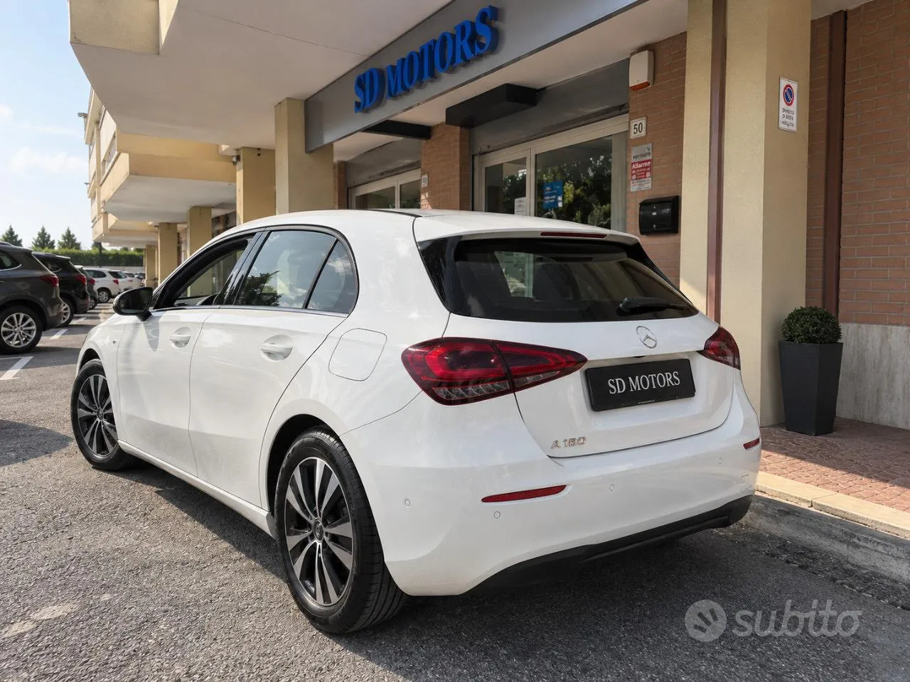 Mercedes-Benz A 180 2025 photo 2