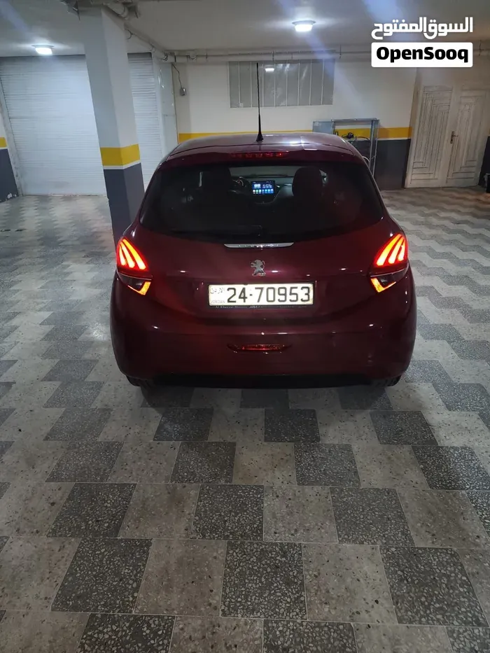 Peugeot 208 2016 photo 2