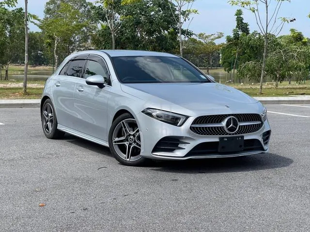 Mercedes-Benz A180