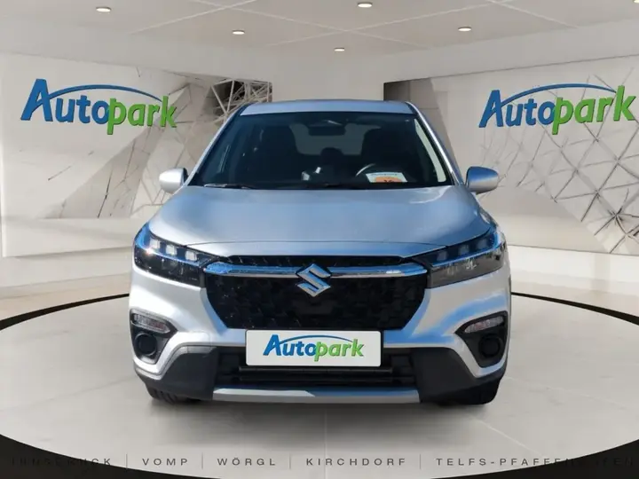 Suzuki S-Cross photo 2