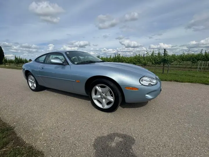 Jaguar Xk8 1997 photo 2