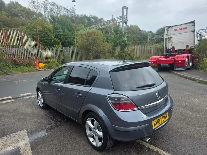 Vauxhall Astra 2007 photo 4
