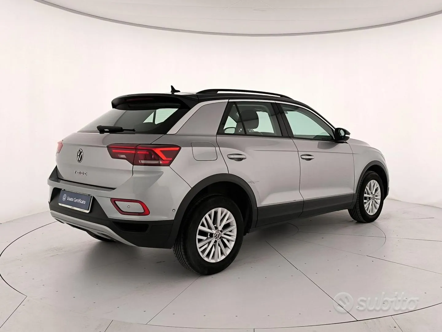 Volkswagen T-Roc 2023 photo 2