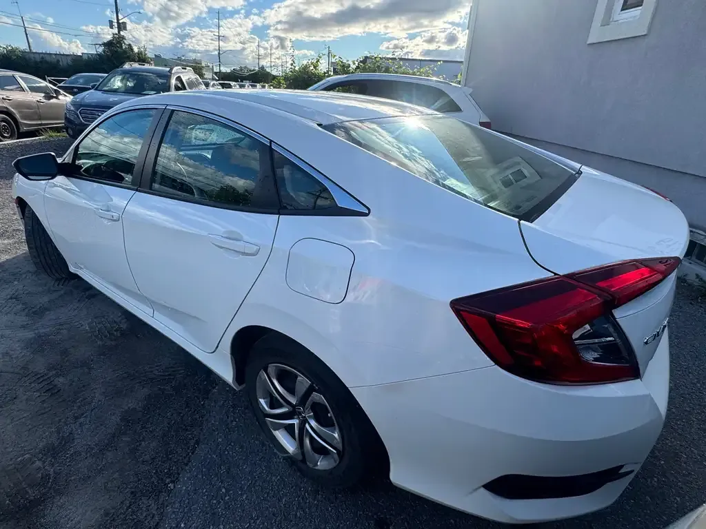 Honda Civic 2018 photo 4