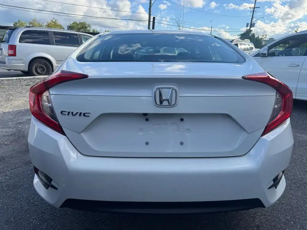 Honda Civic 2018 photo 5