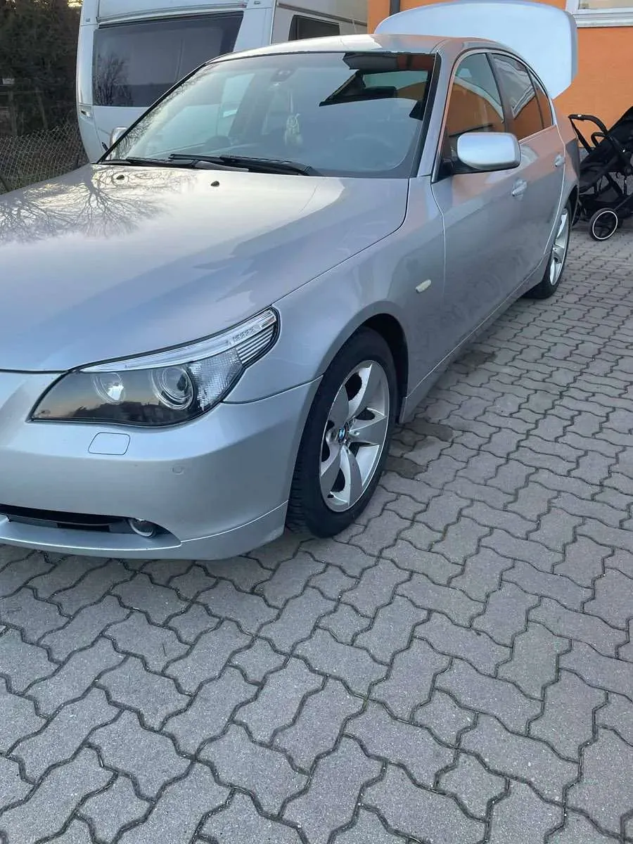 BMW 5 Series 2009 photo 3