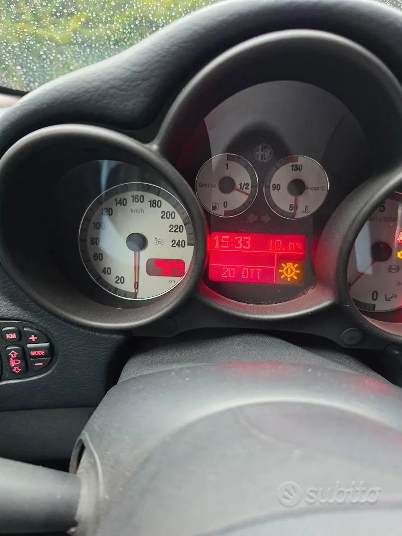 Alfa Romeo Gt 2004 photo 4