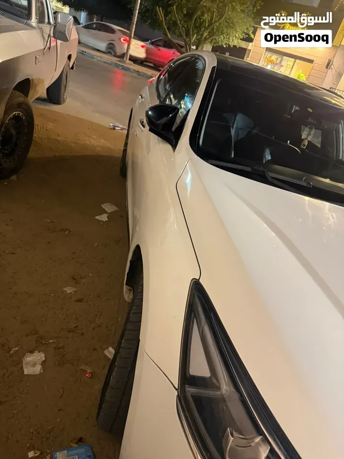 Kia Cadenza 2018 photo 2