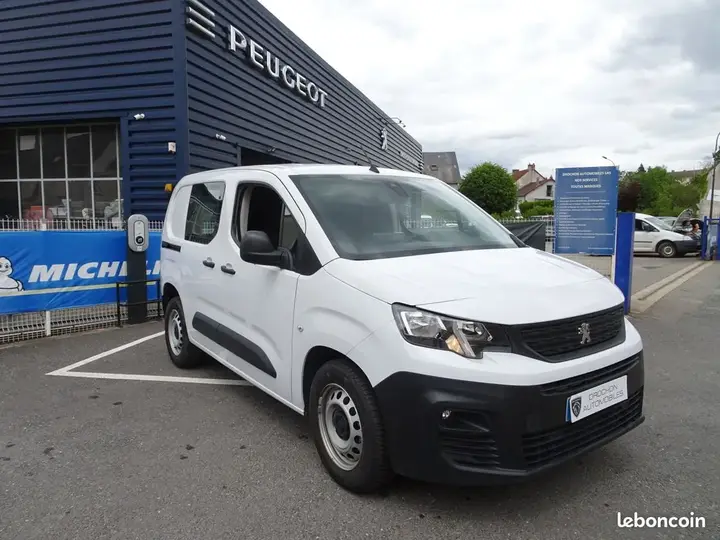 Peugeot Partner 2023 photo 2
