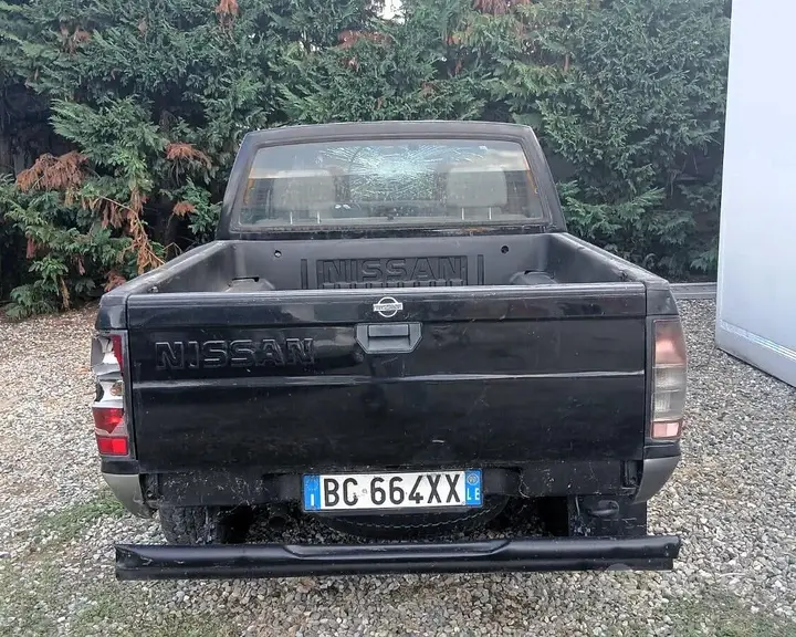 Nissan Navara 1999 photo 5