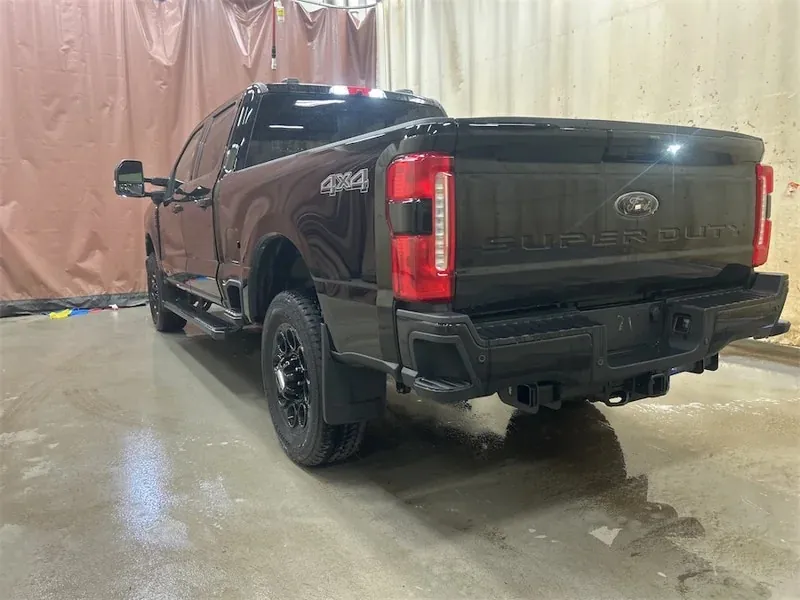 Ford F250 2026 photo 2