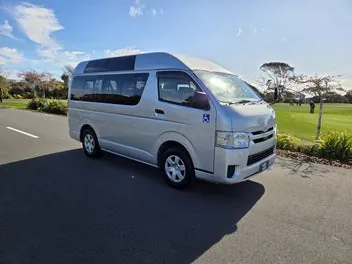Toyota Hiace 2020 photo 2