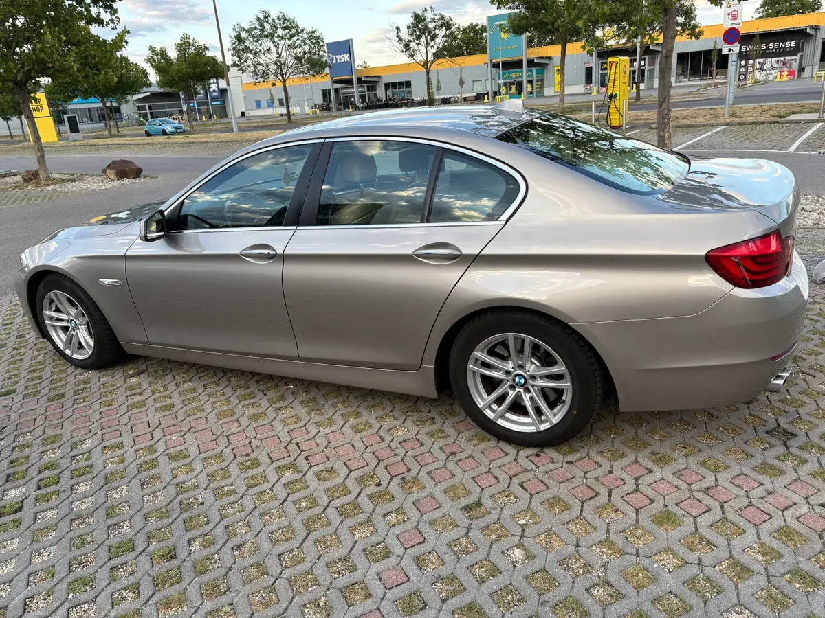 BMW 5 Series 2012 photo 3