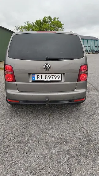 Volkswagen Touran 2009 photo 2